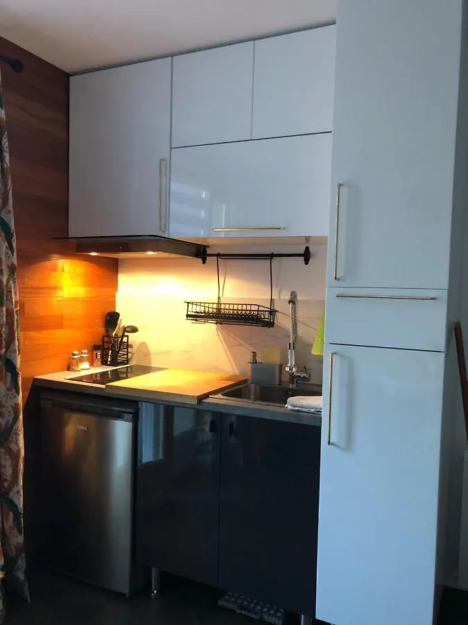 Charmant Studio Neuf Tout Equipe Terrasse Vue Imprenable, Parking Facile Gratuit Apartment Lezigneux